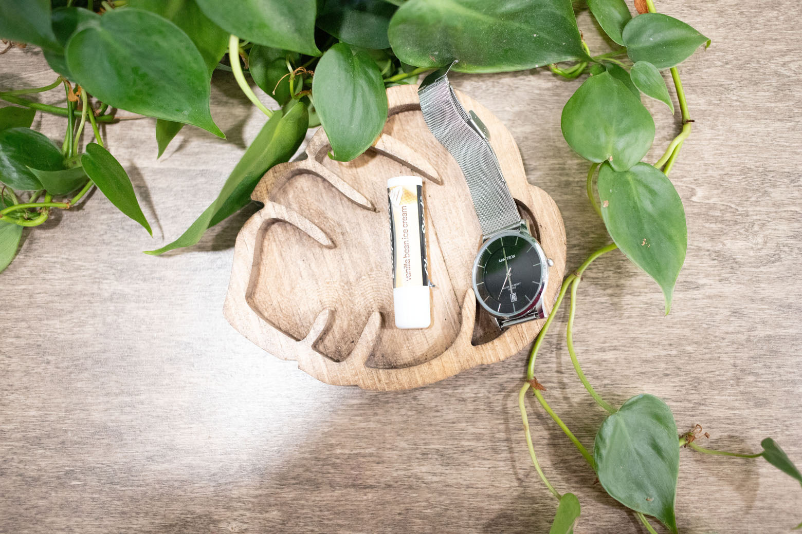 Monstera Leaf Carved Catch All Tray, Plant Leaf Change Tray